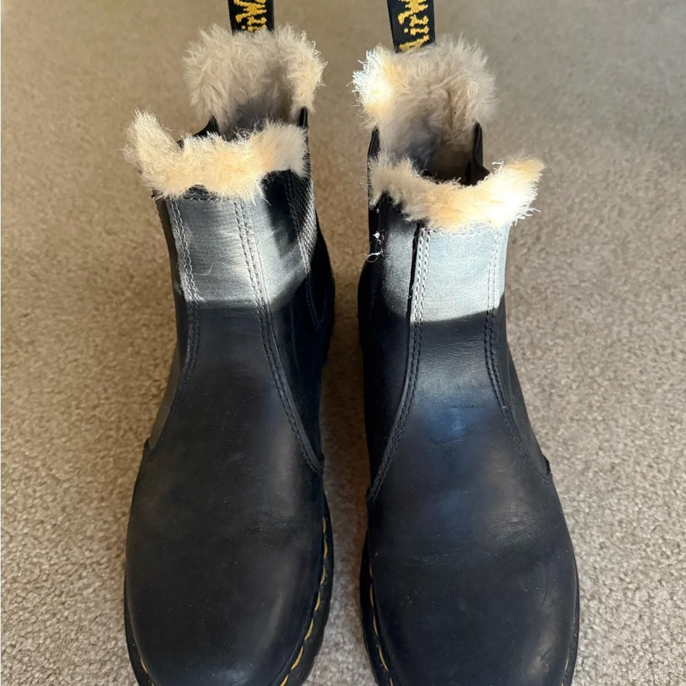 Women’s faux Fur Lined Dr. Marten’s 2976 - Picture 3 of 7